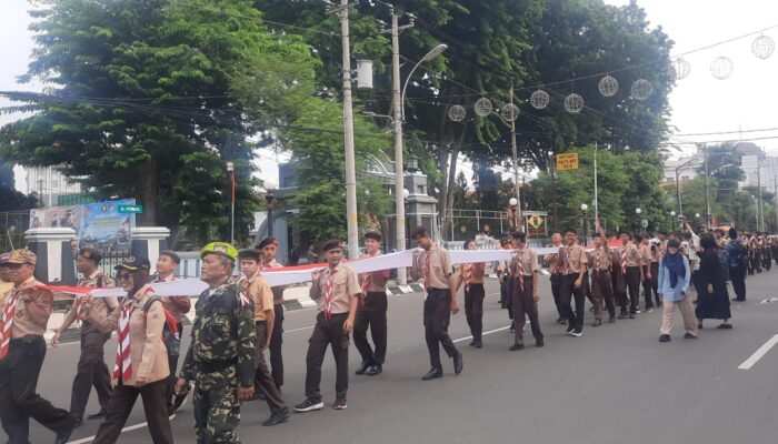 Kirab Merah Putih Sepanjang 1.945 Meter Warnai Peringatan Hari Pahlawan di Semarang