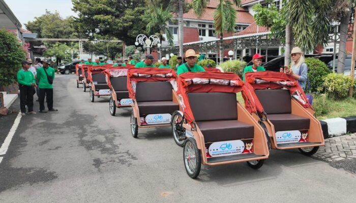 Warga Kendal Bahagia Dapat Becak Listrik dari Presiden Prabowo, Tak Perlu Gowes Lagi