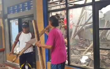 Kisah Lansia Selamat dari Runtuhan Atap Rumah Lapuk di Kampung Pelangi Semarang