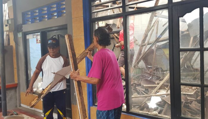 Kisah Lansia Selamat dari Runtuhan Atap Rumah Lapuk di Kampung Pelangi Semarang