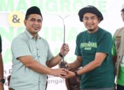 Ikut Tanam Mangrove di Jepara, Wagub Jateng Ingatkan Pentingnya Menjaga Ekosistem