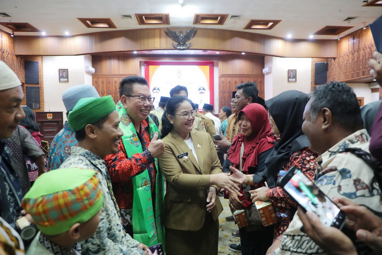 Pemkot Semarang Berangkatkan 105 Peserta Perjalanan Religi Lintas Agama, ke Mekkah Hingga India