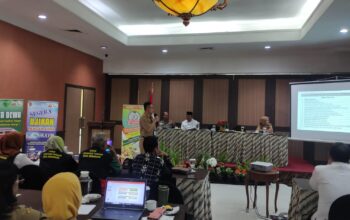 Jaga Kualitas Produk, Pemkot Beri Stiker Aman Pangan Pedagang dan UMKM di Semarang