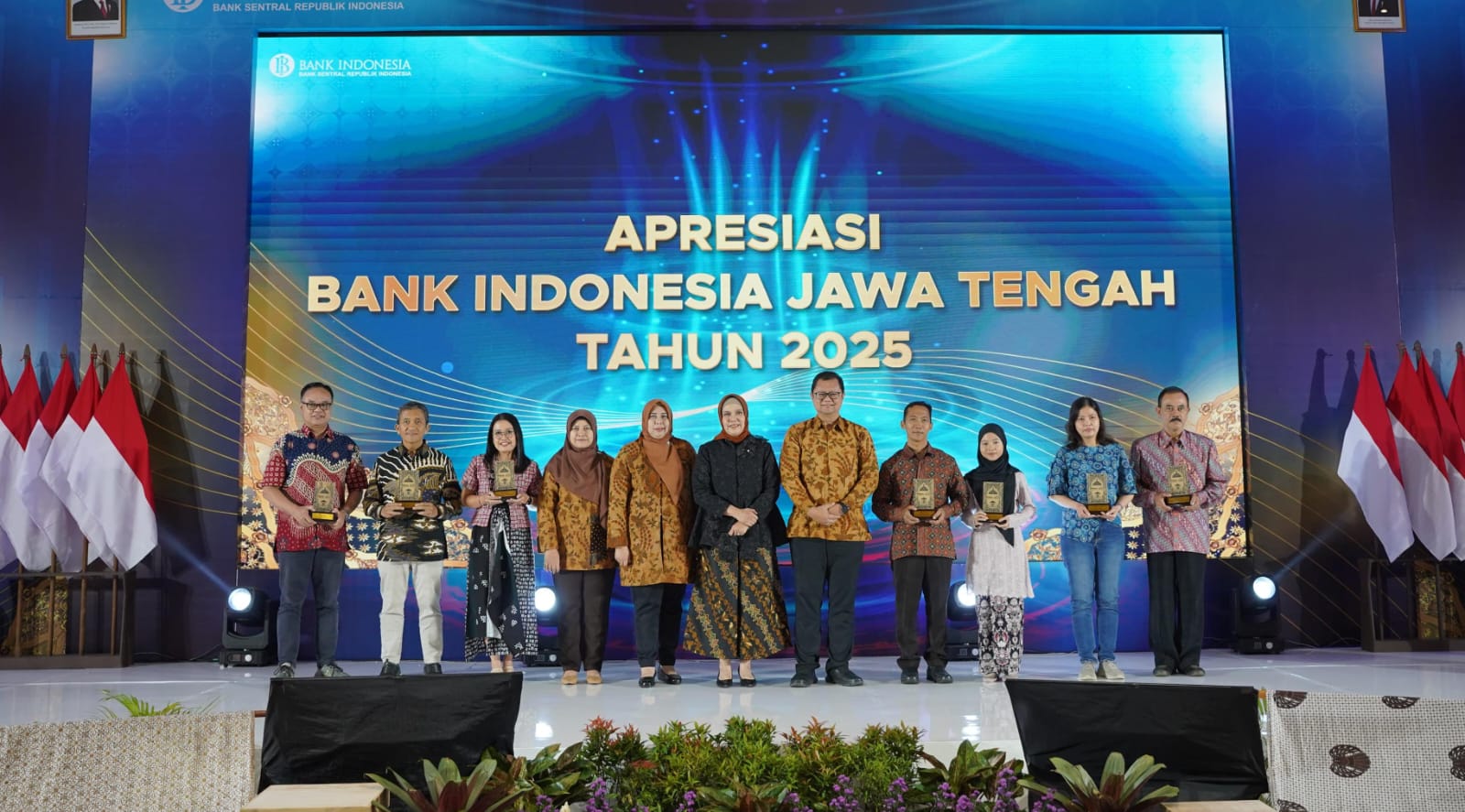 Penghargaan PTBI 2025: Jateng Juara TPID Jawa-Bali, Deretan Mitra BI Diganjar Apresiasi