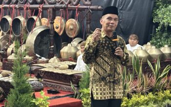 Ketua DPRD Jateng Sumanto