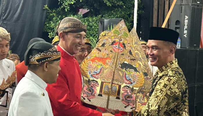 Ketua DPRD Jateng Sumanto Pentaskan Wayang Kulit 30 Jam Nonstop dengan 23 Dalang
