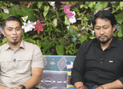 Kanit Reskrim Panakkukang IPTU dr. Nasrullah (kiri) dan Kasubnit 2 Jatanras IPDA Supriadi Gaffar. (YouTube/Denny Sumargo)