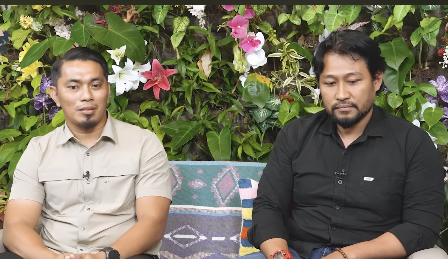 Kanit Reskrim Panakkukang IPTU dr. Nasrullah (kiri) dan Kasubnit 2 Jatanras IPDA Supriadi Gaffar. (YouTube/Denny Sumargo)