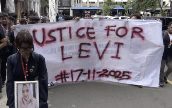 puluhan mahasiswa untag di mapolda jateng