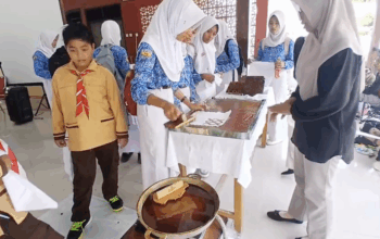 siswa smpn 5 ambarawa mengenal batik