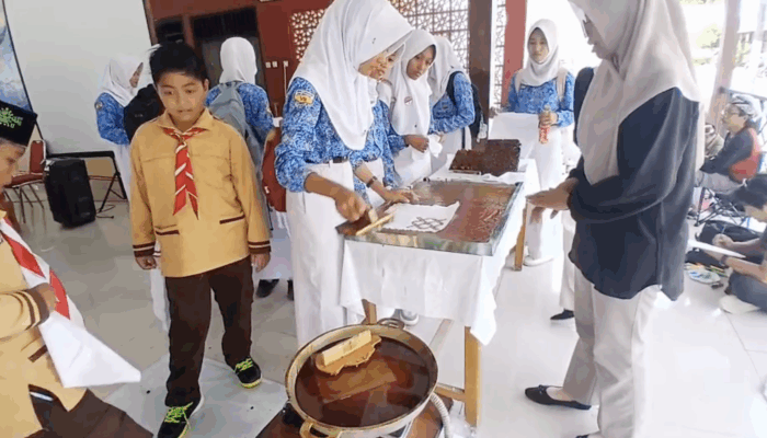 Batik Patron Ambarawa Bangkit Lagi, Arsip Belanda Ungkap Kejayaan yang Hampir Hilang
