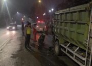 kecelakaan pemotor dan truk di salatiga