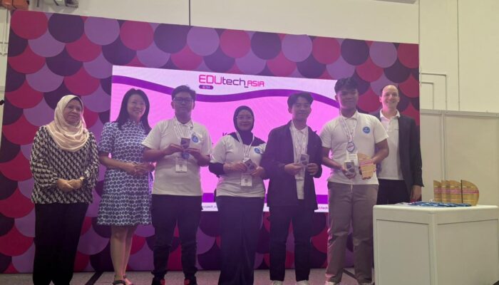 Pelajar Jogja Bikin Kejutan! Praxis High School Raih Juara 2 Kompetisi AI Tingkat Asia di Singapura