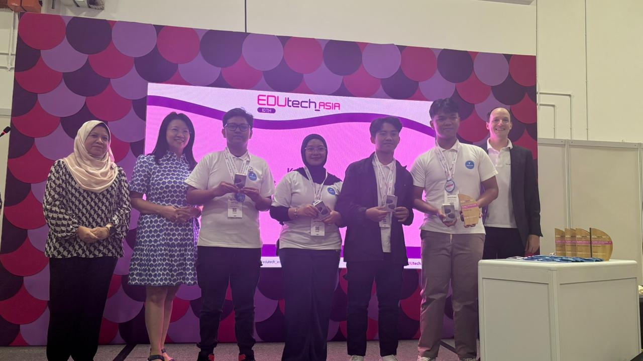 siswa sekolah menang edutech 2025 di singapura