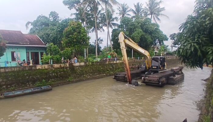 Sedimentasi Sungai Panjang Telah Ditangani BBWS Pemali-Juana, Warga Senang