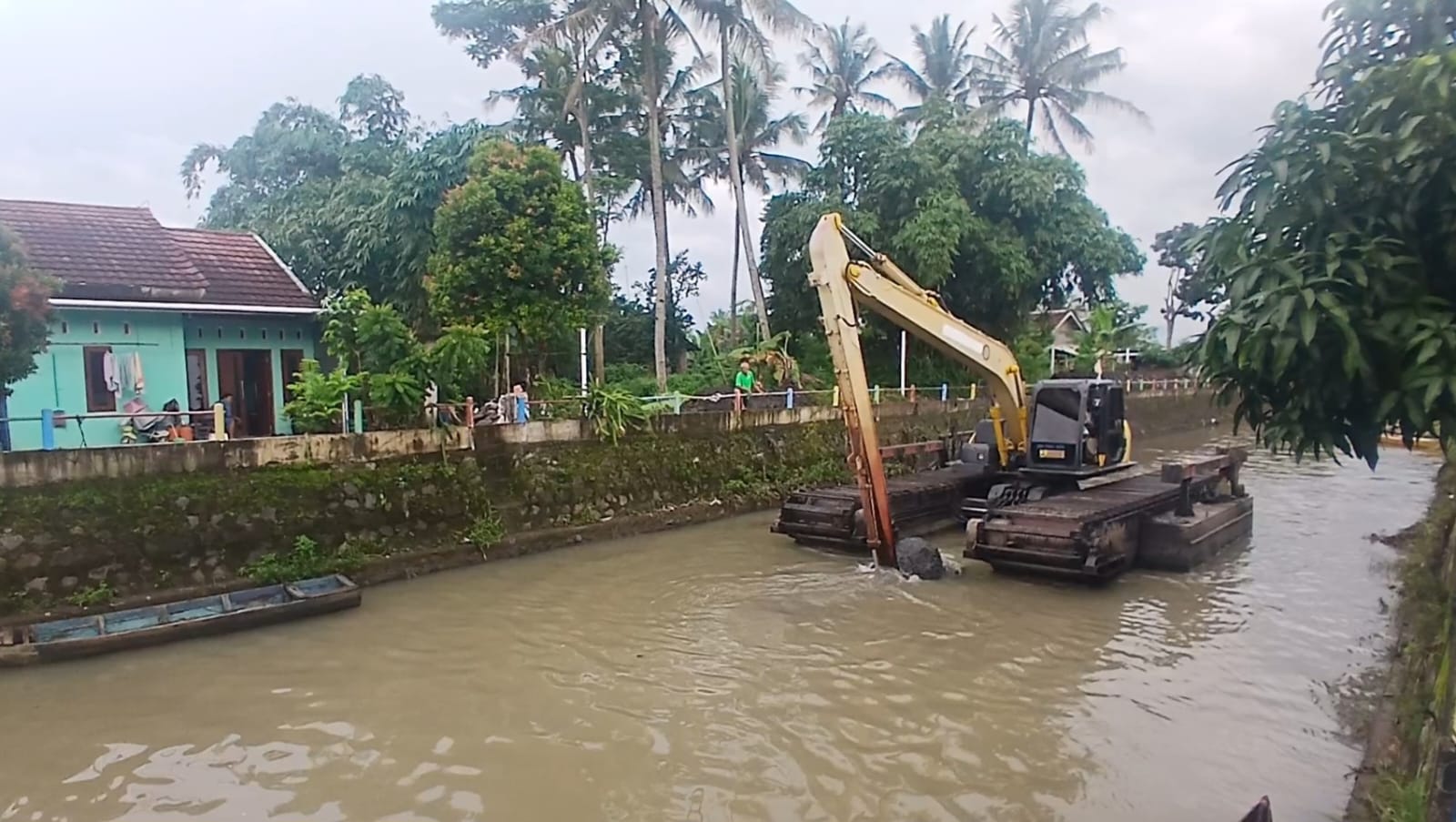 penanganan sedimentasi sungai panjang