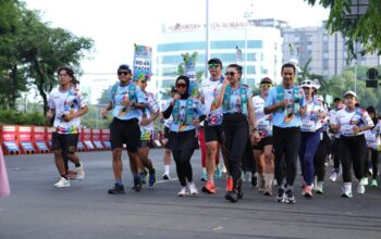 Sekitar 1.400 peserta berseragam olahraga memadati area untuk mengikuti “DPRD Jateng Fun Run: Berlari untuk Persatuan & Kerukunan Bangsa.” (Dok.)