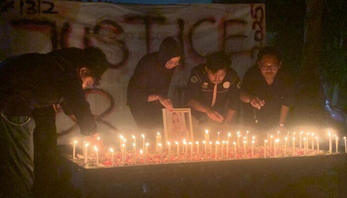 Duka dan Desakan Keadilan, Mahasiswa Untag Semarang Gelar Aksi 1000 Lilin Untuk Dosen Levi