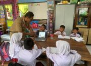 Kenalkan Lingkungan Lewat EviMap, Kepala SDN Tambakrejo 01 Raih Penghargaan Guru Dedikatif Kota Semarang