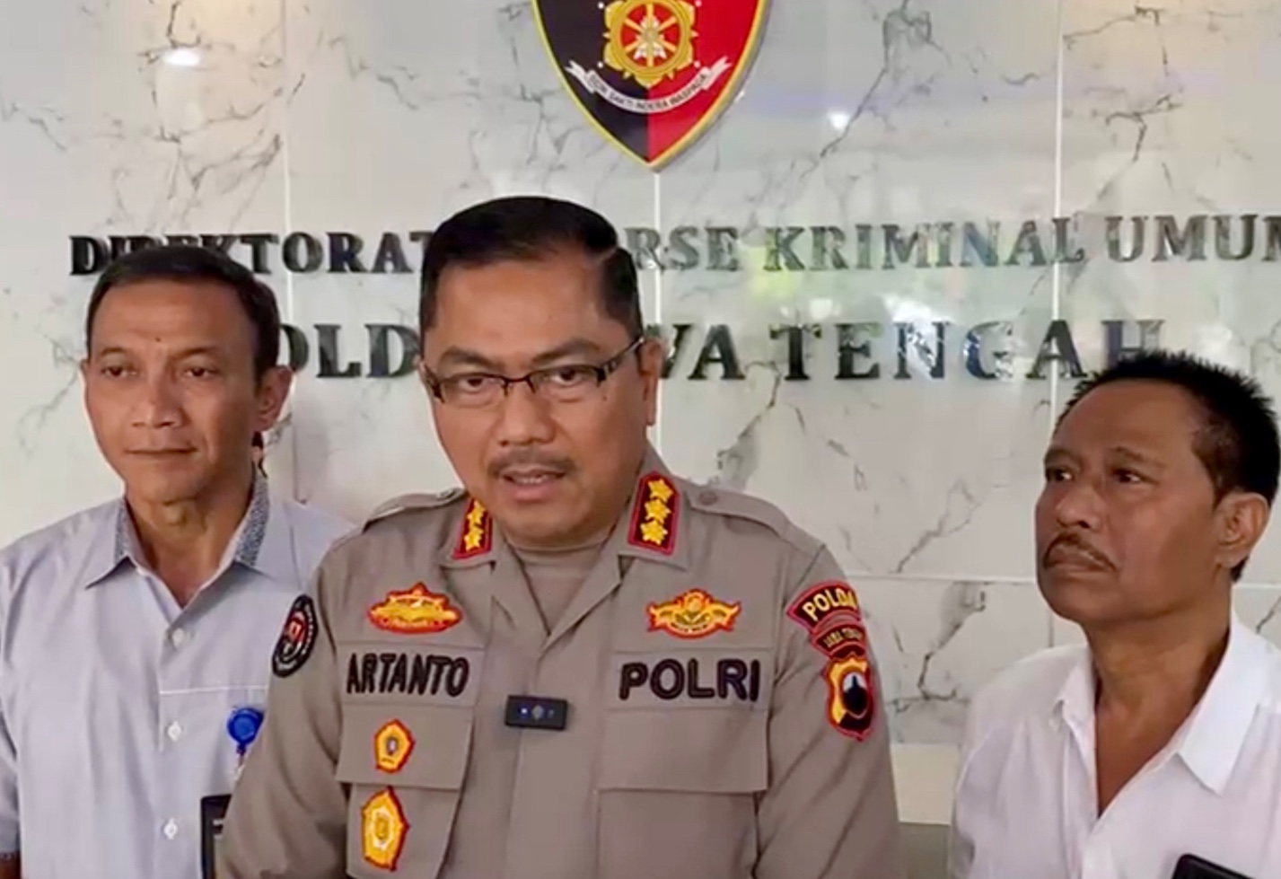 kasus dosen untag levi