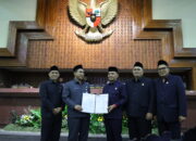 Ketua DPRD Jateng Sumanto