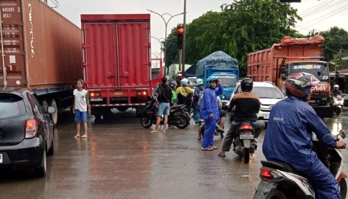 Dua Nyawa Melayang di Traffic Light KIW, Dishub Siap Tambah Rambu dan Pita Kejut