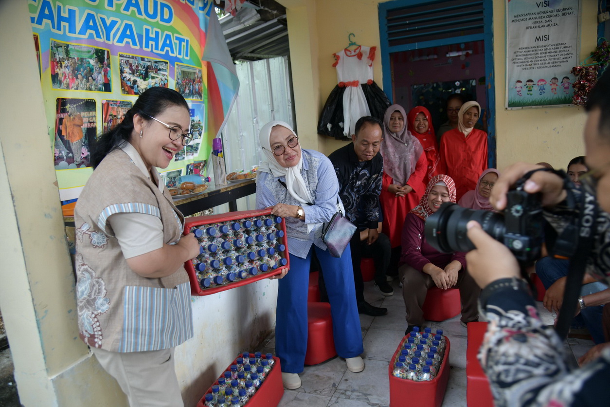 Walikota Agustina Tegaskan Penguatan Program Lingkungan Atasi Mikroplastik