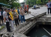 Simulasi Drainase Pakai Bola di Simpang Lima, DPU Semarang Telusuri Titik Sumbatan Air