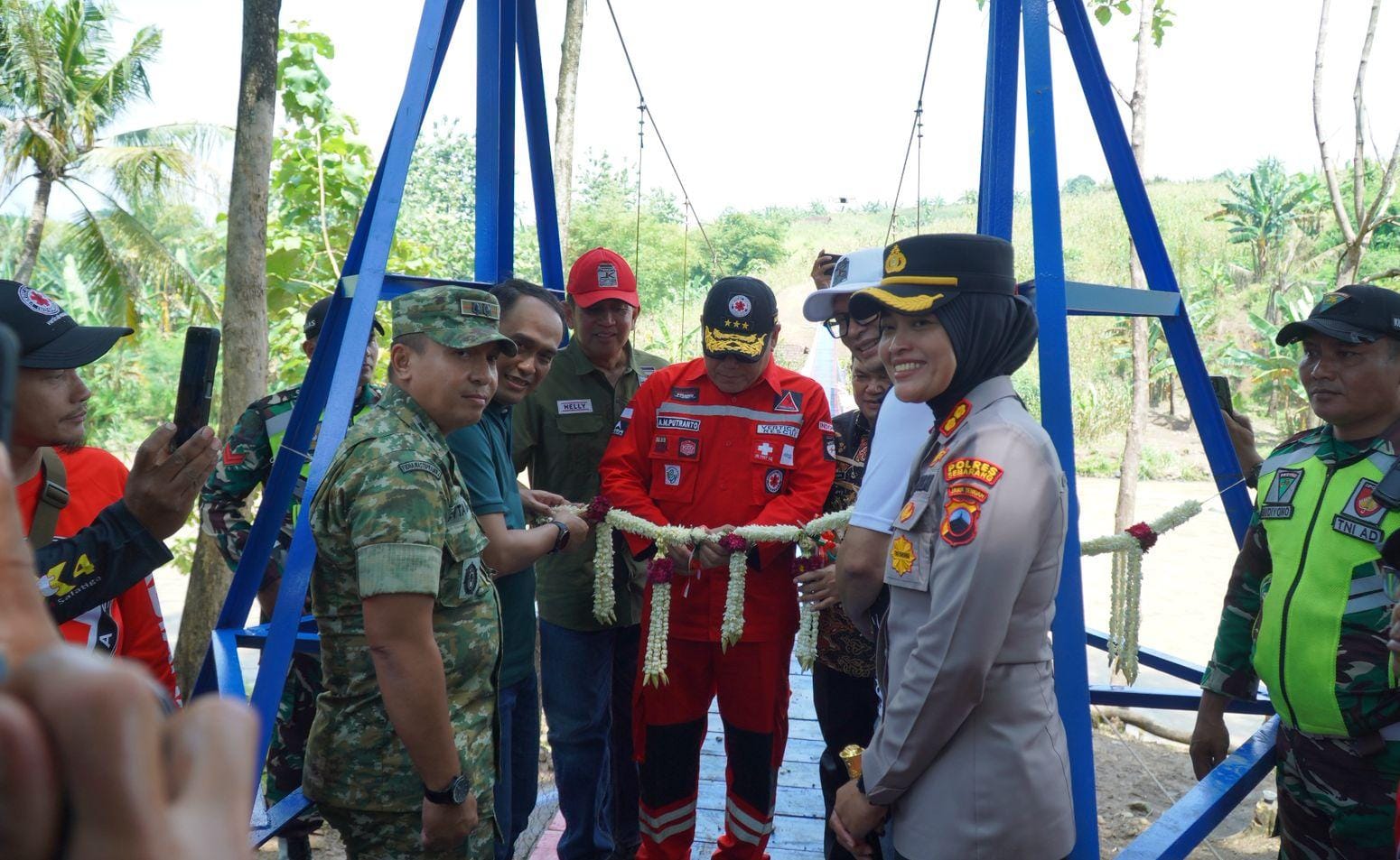 Bantu Akses Warga, PT Pegadaian Resmikan Jembatan Gantung Kalikurmo