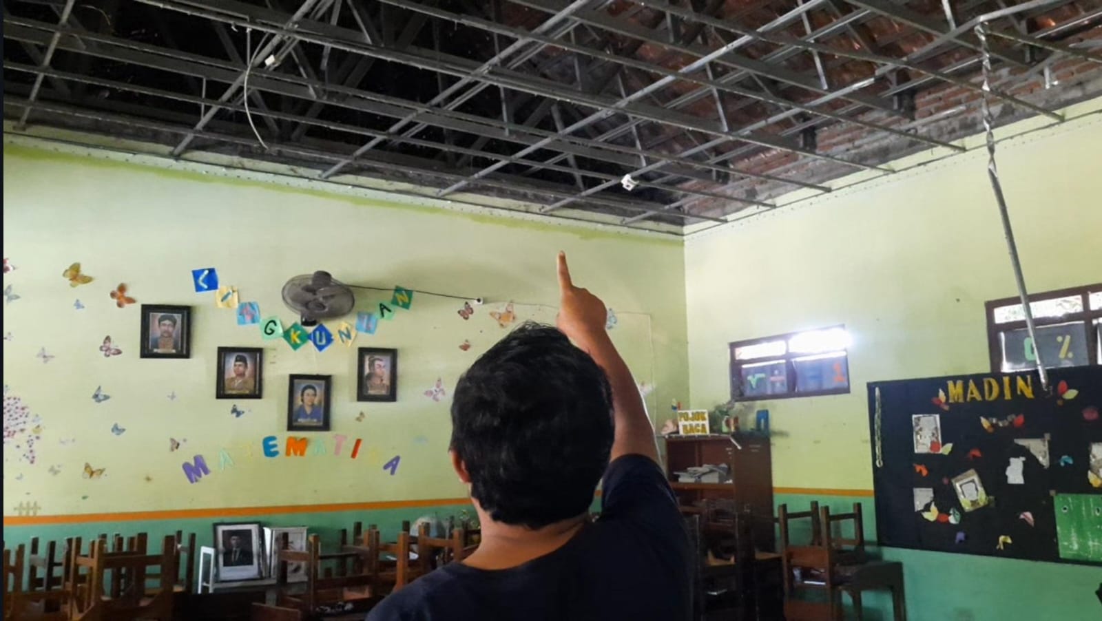 Plafon Kelas SDN Jatingaleh 01 Ambrol Timpa Siswa, Walikota Perintahkan Cek Seluruh Sekolah