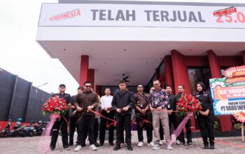 Tekstur daging pun bertahan empuk dan juicy, sementara aroma smokey khas se’i di hotplate panas justru semakin kuat dan menggugah selera.