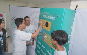Tukar Botol Plastik Jadi Pulsa, Indosat dan POLINES Dorong Gerakan Pilah Sampah