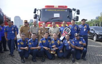 Sinergi Antar Daerah, DKI Jakarta Hibahkan Armada Damkar untuk Kota Semarang