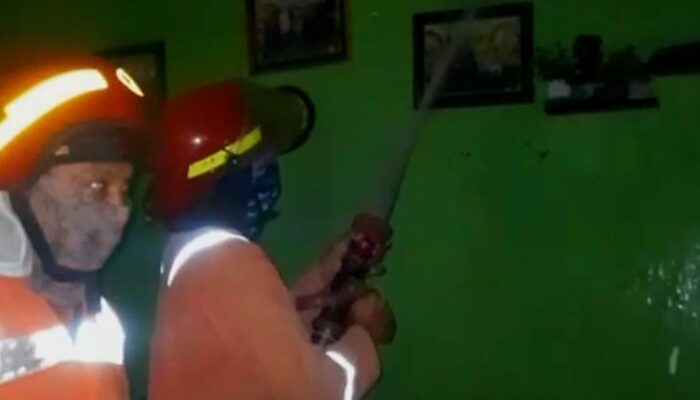 Rumah Terbakar Diduga Karena Korsleting Listrik, 3 Keluarga di Ungaran Timur Terpaksa Mengungsi
