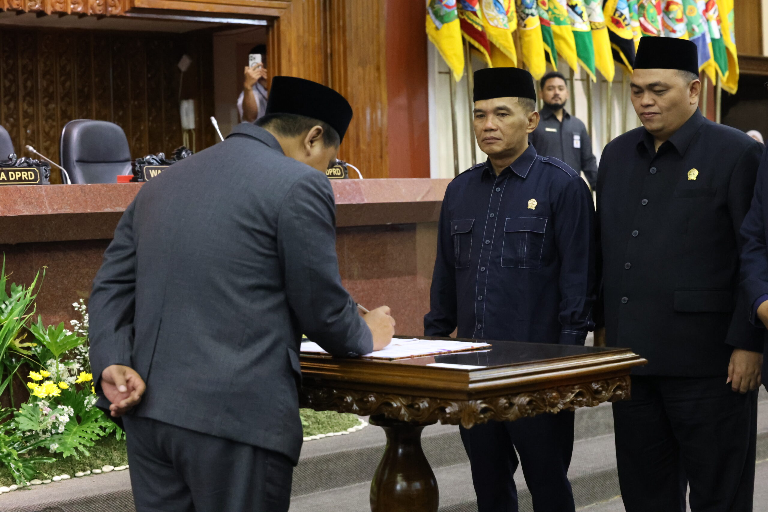 Ketua DPRD Jateng Sumanto