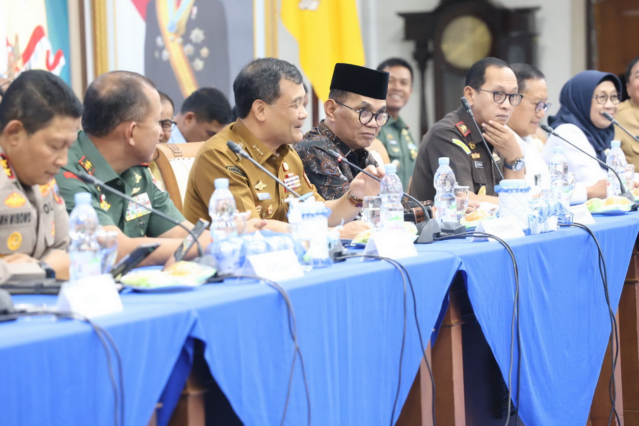 Ketua DPRD Jateng Sumanto