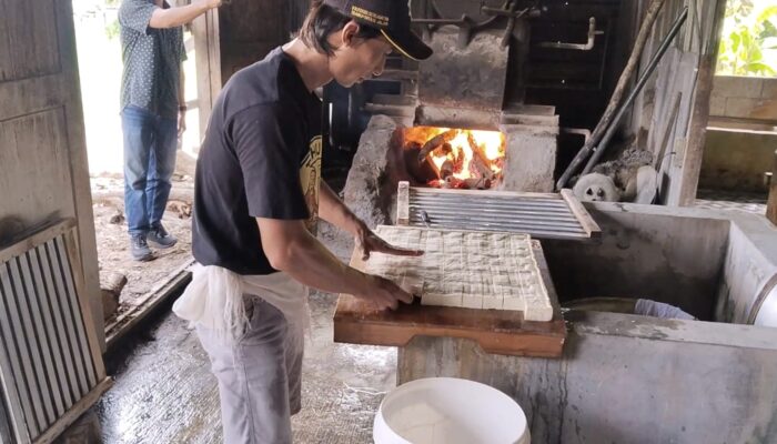 Imbas MBG, Perajin Tahu Tradisional di Blora Alami Lonjakan Pesanan: 3-4 Ribu Potong per Kiriman
