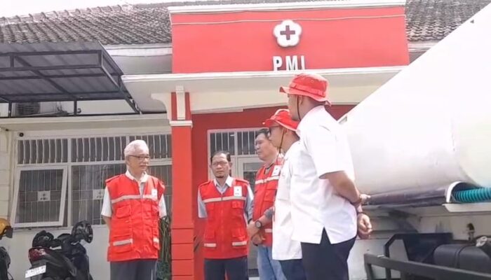 Dukung Penanganan Banjir di Sumatera Barat, PMI Blora Kirim Bantuan Armada Tangki Air Bersih dan Relawan