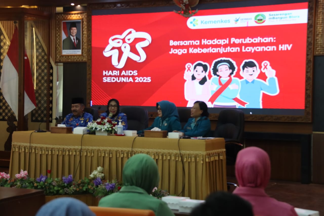 Wakil Bupati Blora, Sri Setyorini (tengah) pimpin rapat penanganan HIV. (Heri/beritajateng.tv)
