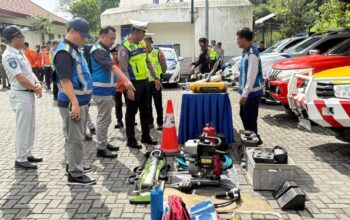 Pengecekan peralatan pendukung tim respon cepat Satlantas Polres Semarang