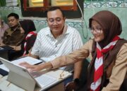 Gerakan Ayah Mengambil Rapor (GEMAR) di SMPN 2 Semarang. Jumat, 19 Desember 2025. (Yuni Esa Anugrah/beritajateng.tv)