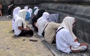 Berzikir Candi Prambanan