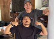 Foto viral Sal Priadi bersama Sitok Srengenge. (X/@mekitron)