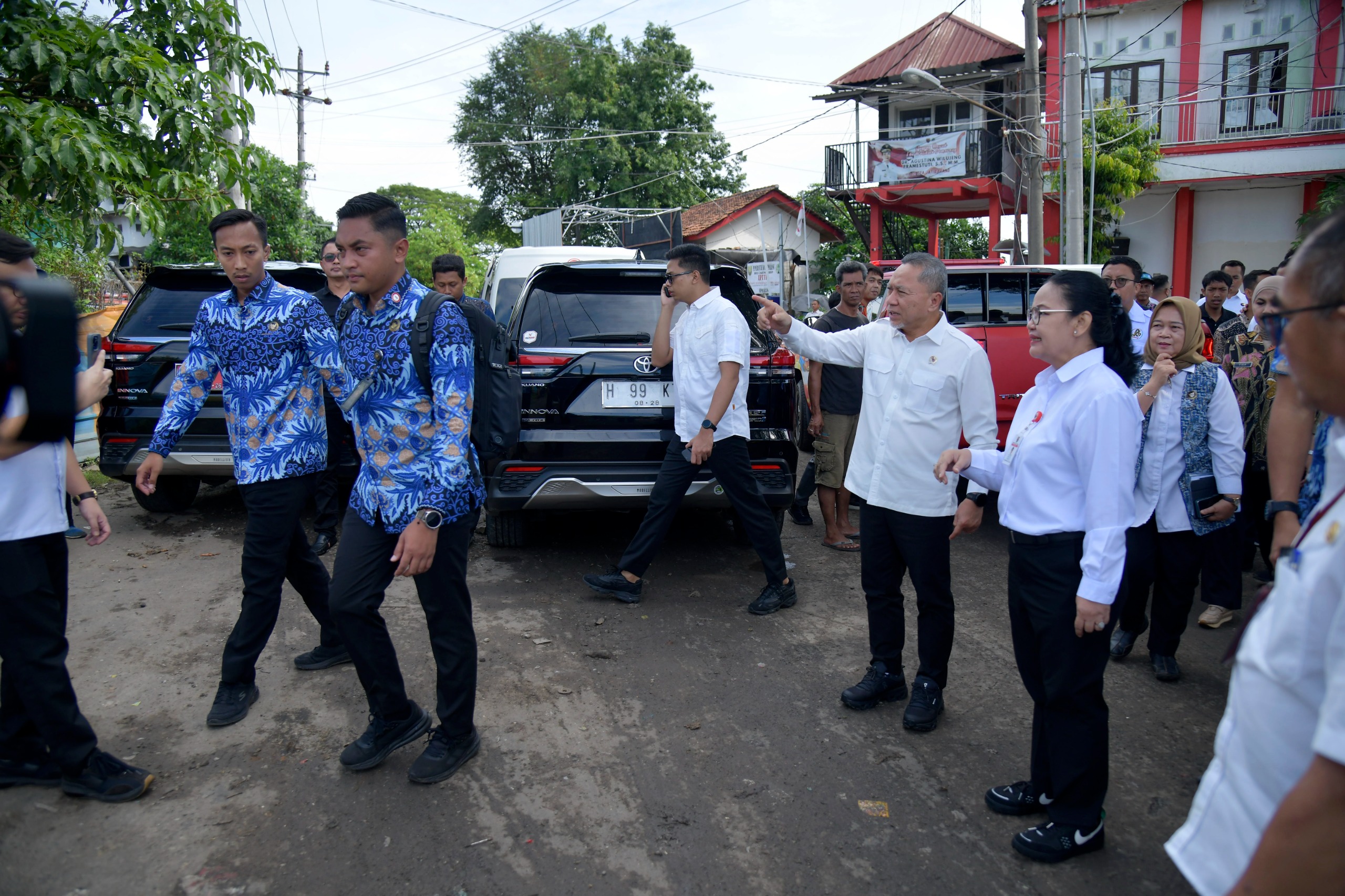 Zulhas Tinjau Pasar Simongan, Pastikan Stok Pangan Awal 2026 Aman