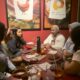 Suasana hangat teman-teman saat bertukar cerita lewat Eat With Stranger di Rice Pepper