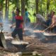 Warga saat memasak kambing dalam tradisi Nyadran