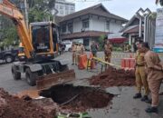 Lubang Besar di Jalan dr Wahidin Jatingaleh, Ini Penyebab dan Langkah DPU