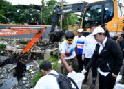 Aksi Bersih Kali Tawang Mas Semarang, 1,1 Ton Sampah Diangkat dari Sungai