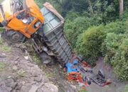 Kecelakaan 2 Truk di Jembatan Jlegong Jambu Semarang, Sopir Colt Diesel Tewas Terjepit Kabin