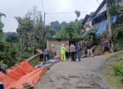 Rumah Warga Nyaris Menggantung Akibat Longsor, Pemkab Semarang Kucurkan Bantuan Dana